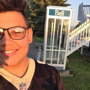 Meet your Posher, Diego